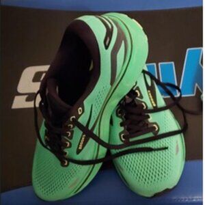 BROOKS Ghost 15 Running Shoes Bright Green w/Black Accents Sz 8.5 LIKE NEW